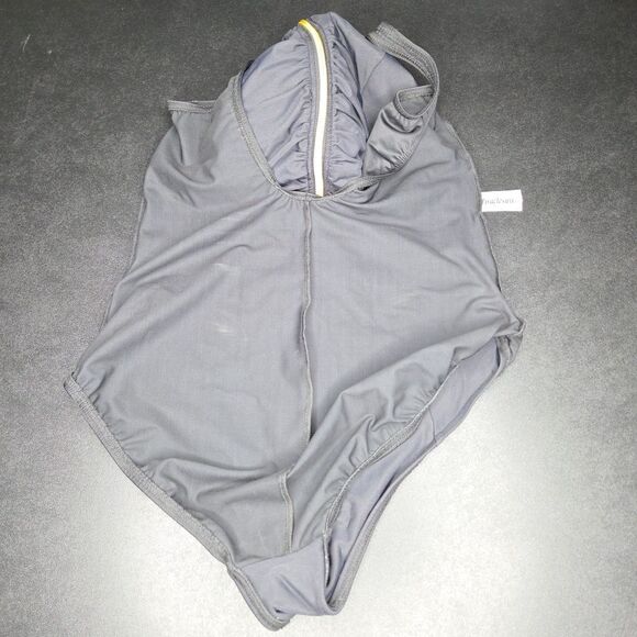 Miraclesuit Black One‑Piece Swimsuit Gold Front Zipper, Size 16 – Stylish & Slim - Picture 6 of 8